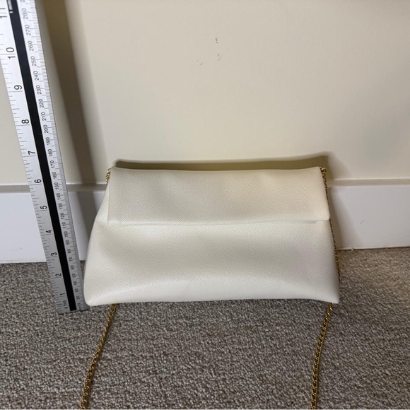 Ardene White Shoulder Bag with Gold Chain - Picture 4 of 6